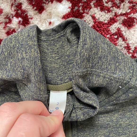 LuluLemon Hunter Green (SZ 2) Runners Jacket - Picture 5 of 5